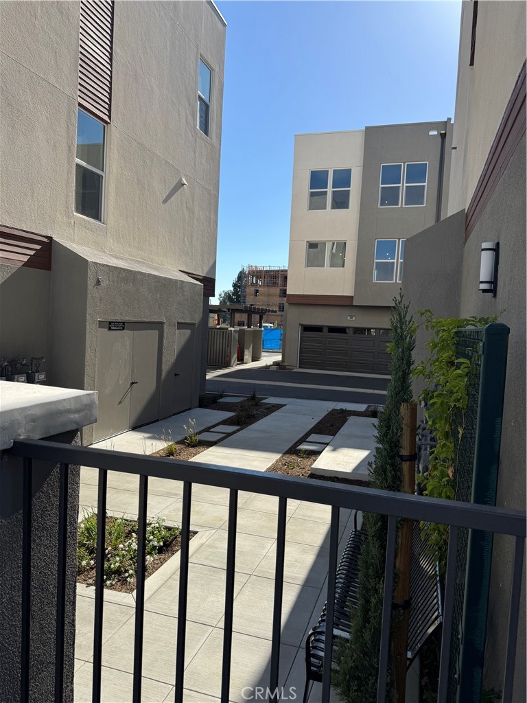 445 S Eleanor Street