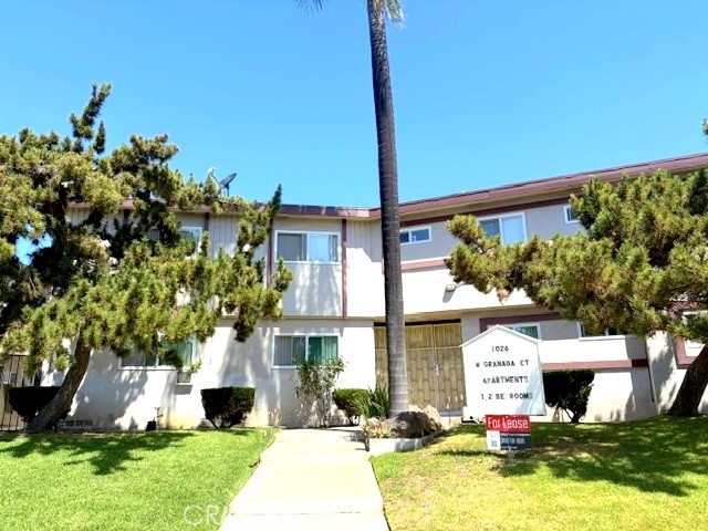 1026 W Granada Court 2