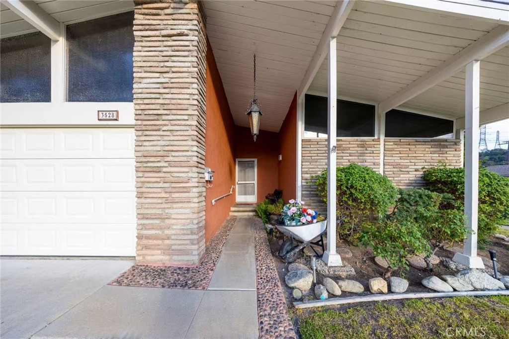 3528 Castle Rock Road