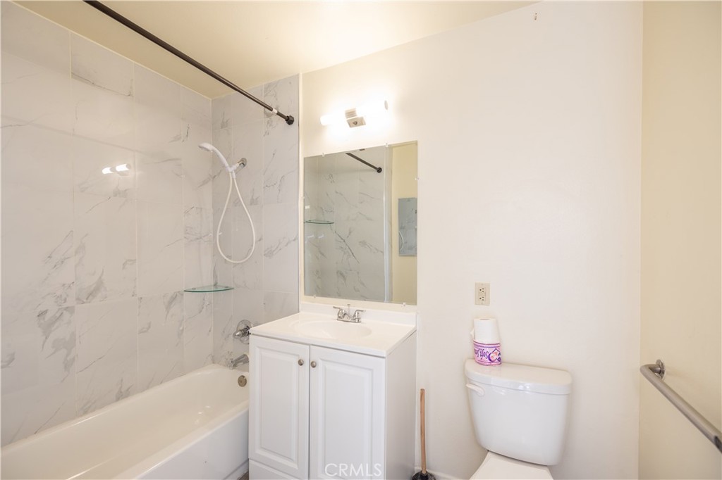 321 S Occidental Boulevard 201