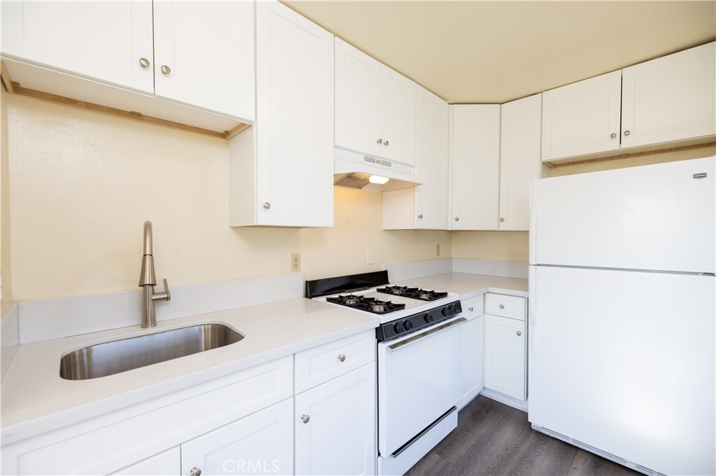 321 S Occidental Boulevard 201