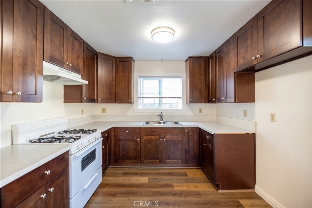 321 S Occidental Boulevard 115