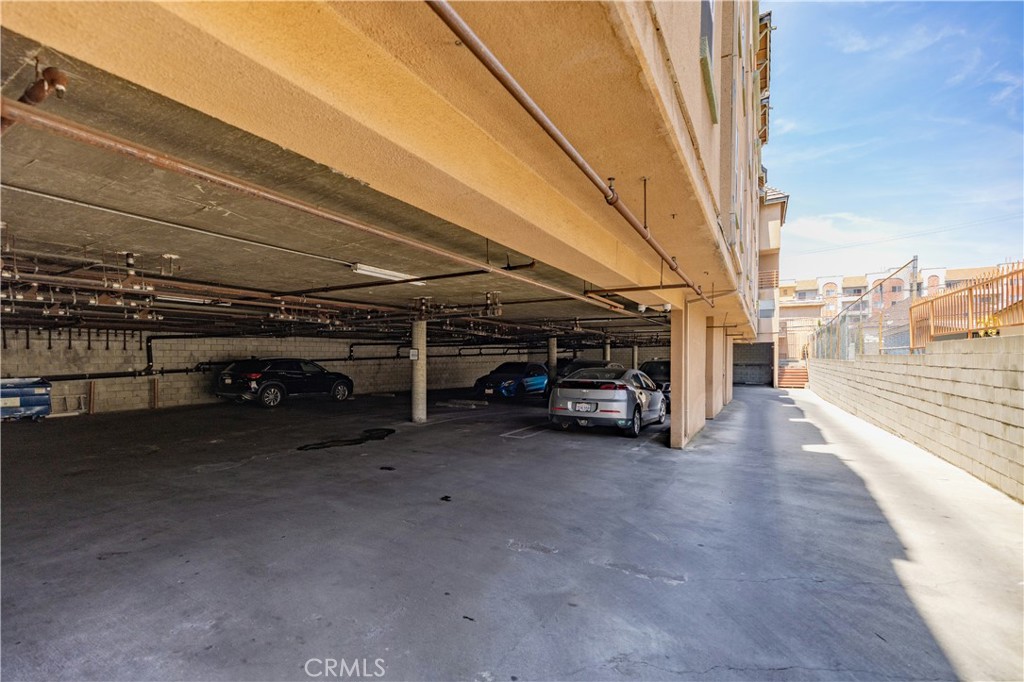 321 S Occidental Boulevard 115