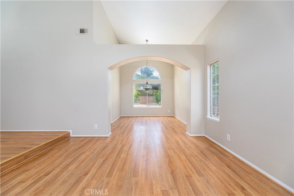 2112 Mammoth Lane