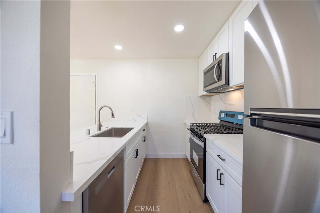 115 N Walnuthaven Drive 6