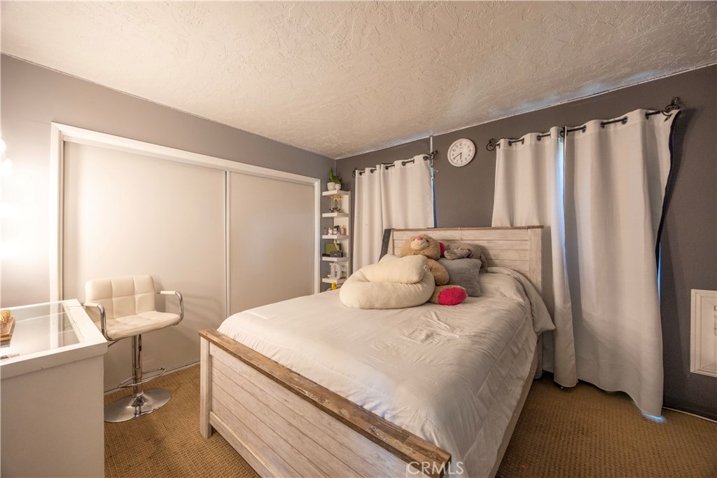 1038 N Sacramento Avenue