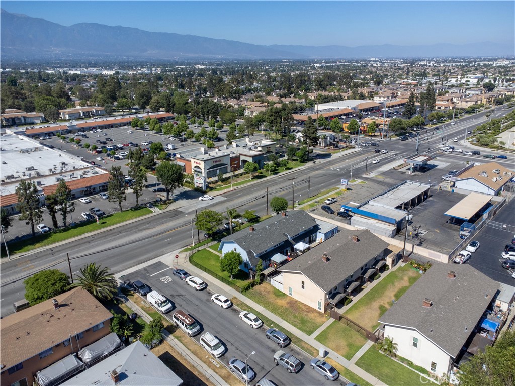 1038 N Sacramento Avenue