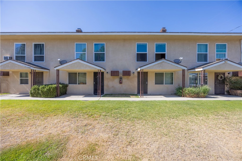 1038 N Sacramento Avenue