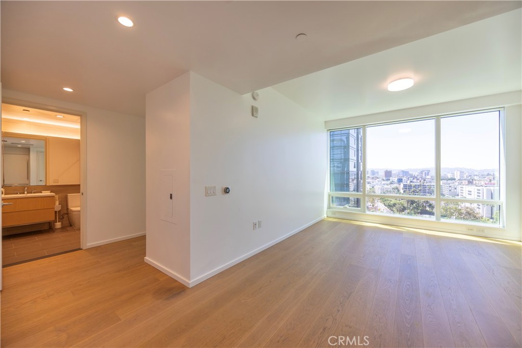 877 Francisco Street 1622