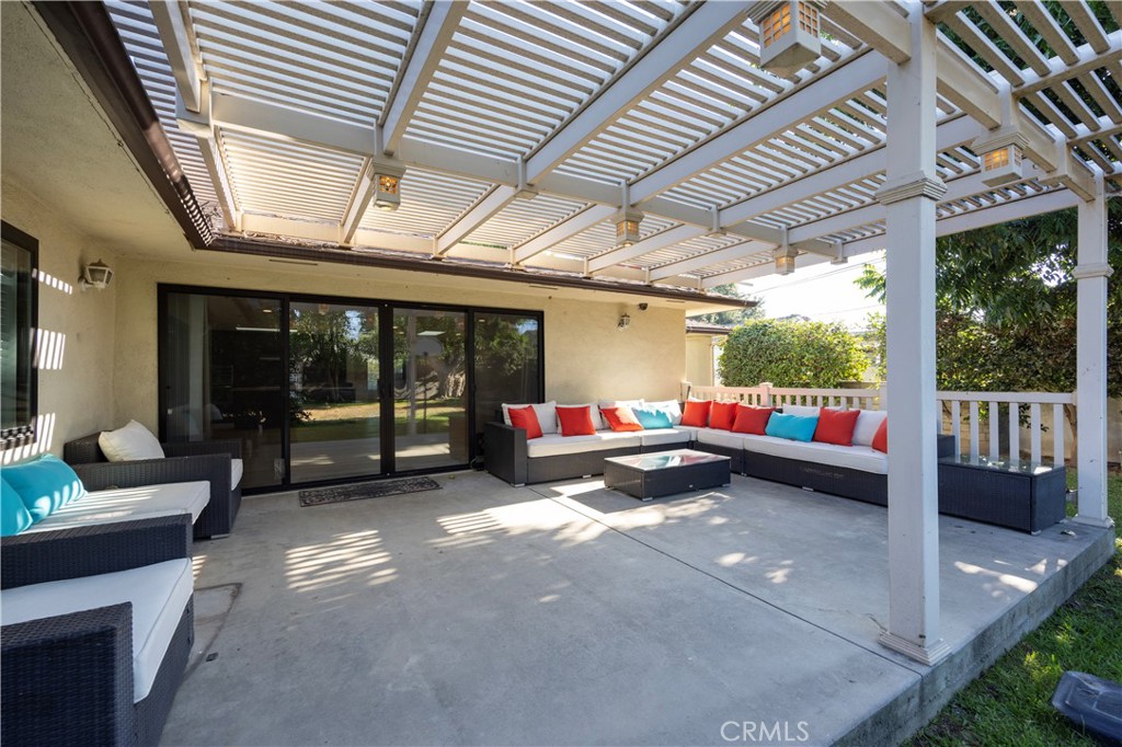 8523 Garibaldi Avenue