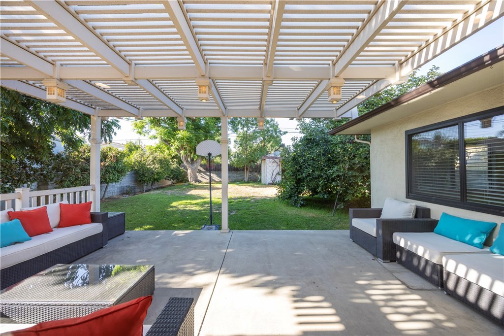 8523 Garibaldi Avenue