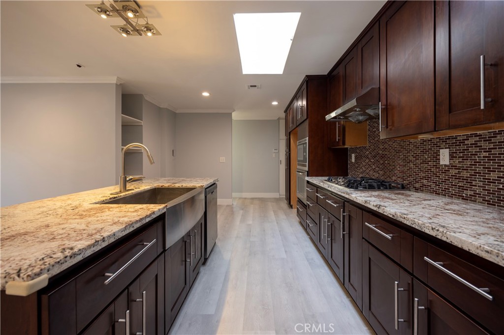 8523 Garibaldi Avenue