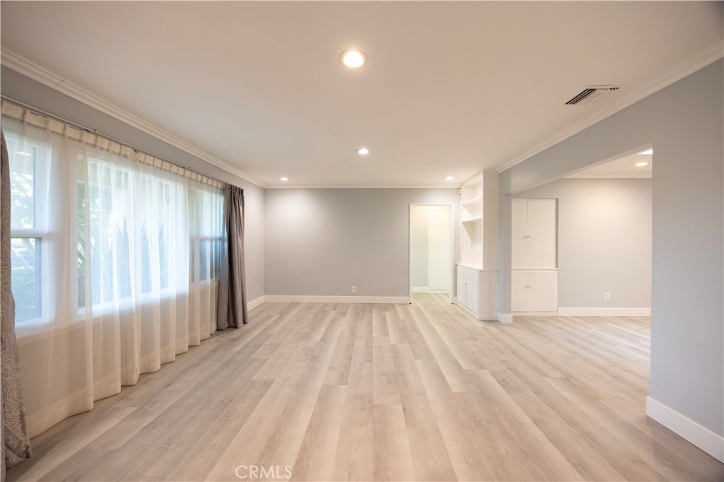 8523 Garibaldi Avenue