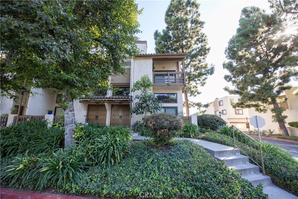 8520 Village Lane