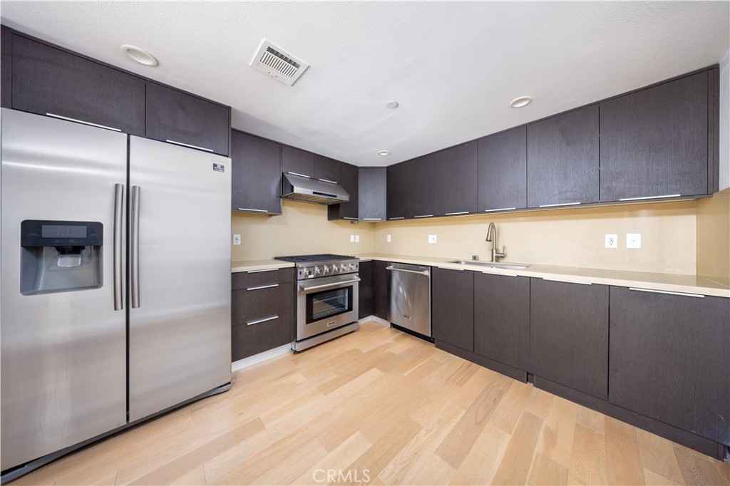 2939 Leeward Avenue 320