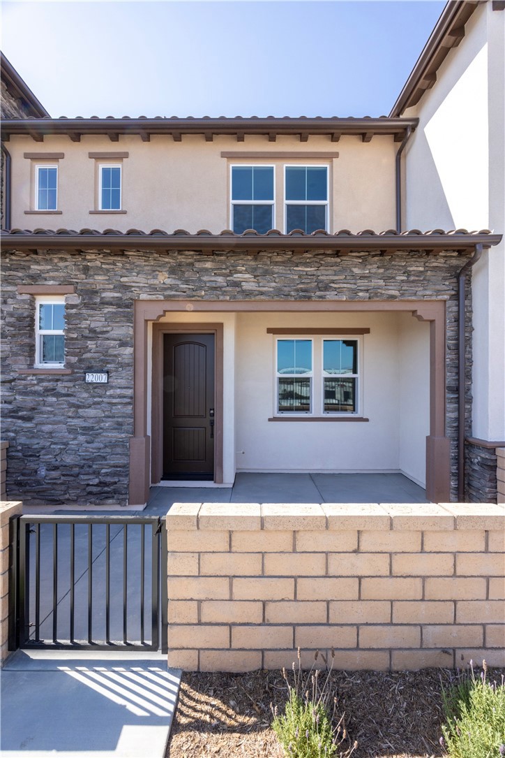 22007 FLORENCE CIRCLE