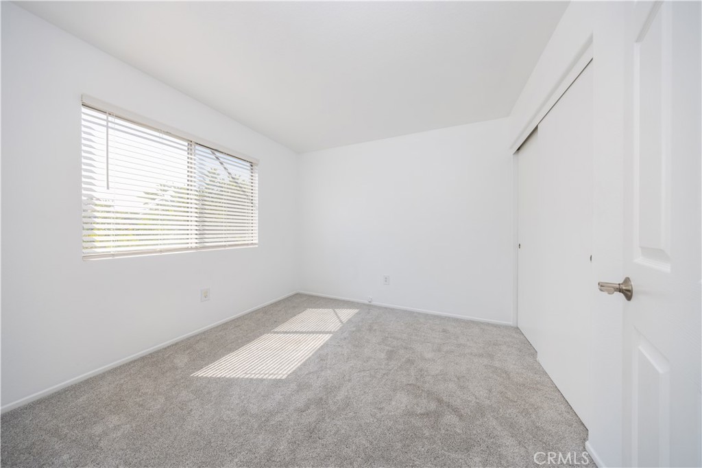 2737 Calle Luna