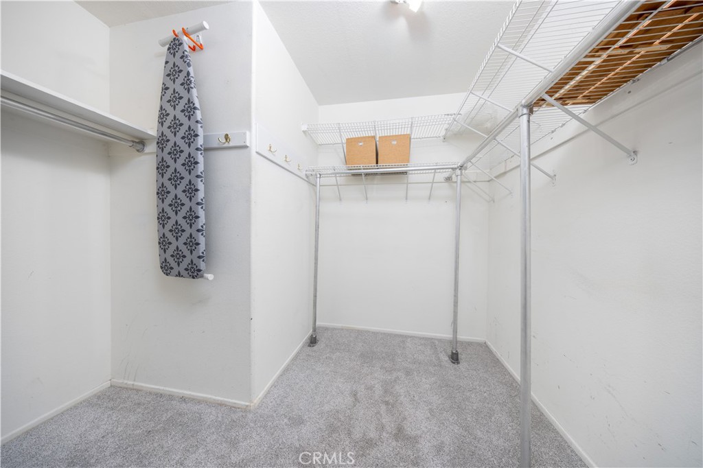 2737 Calle Luna