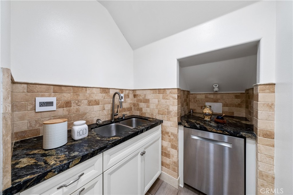 4090 Naples Court