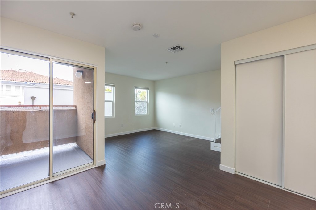 321 S Occidental Boulevard 106