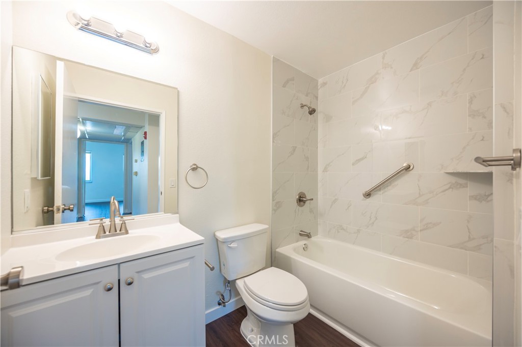 321 S Occidental Boulevard 106