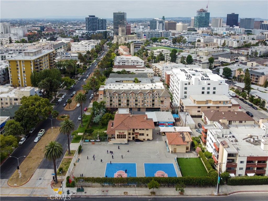 321 S Occidental Boulevard 106