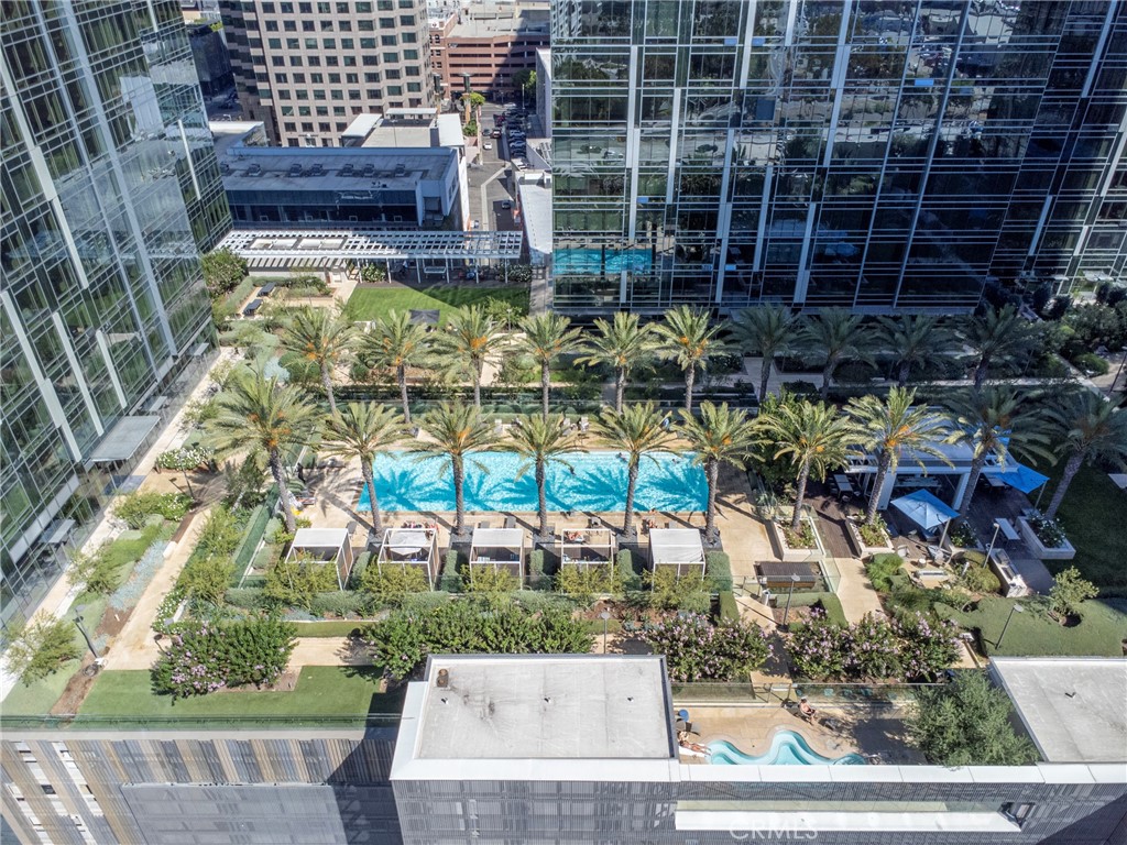 877 Francisco Street 1622