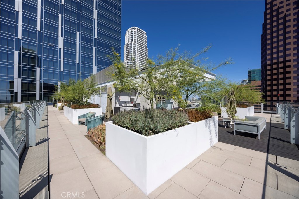 877 Francisco Street 1622