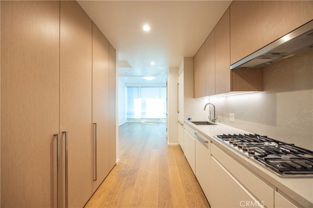 877 Francisco Street 1622