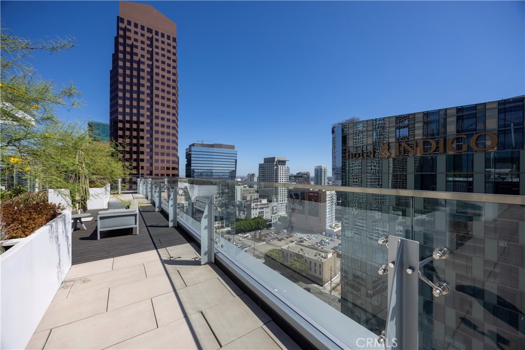 877 Francisco Street 1622
