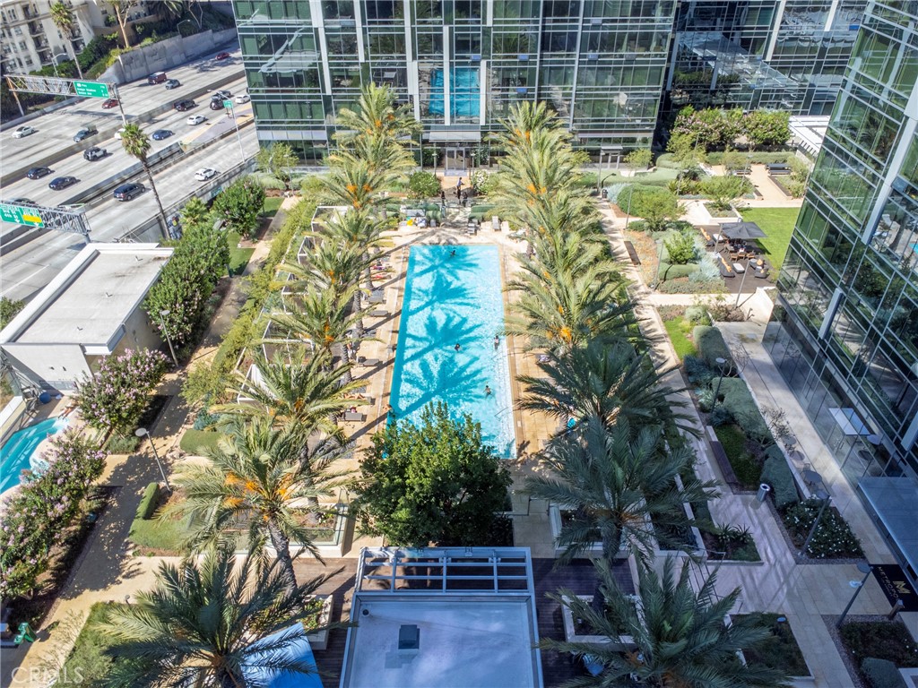 877 Francisco Street 1622