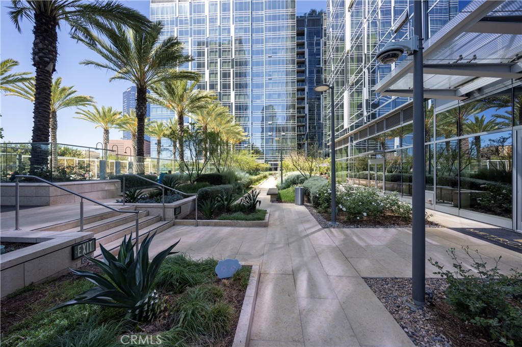 877 Francisco Street 1622