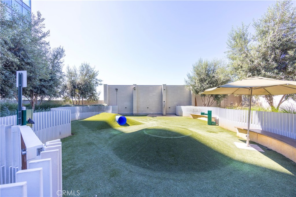 877 Francisco Street 1622