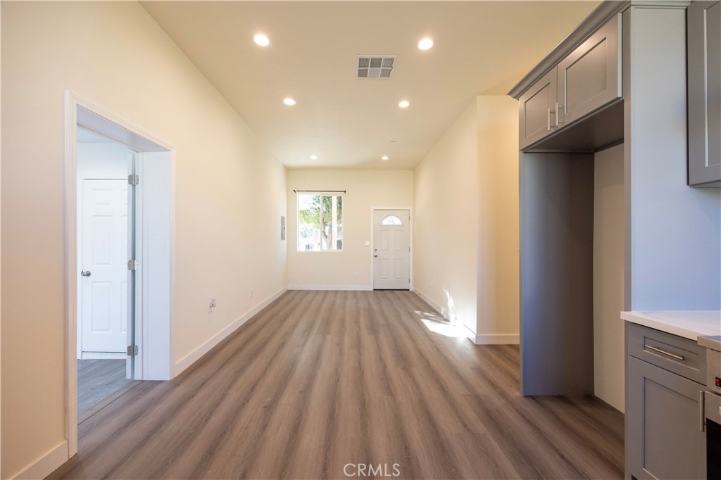 2558 A S 10th Avenue