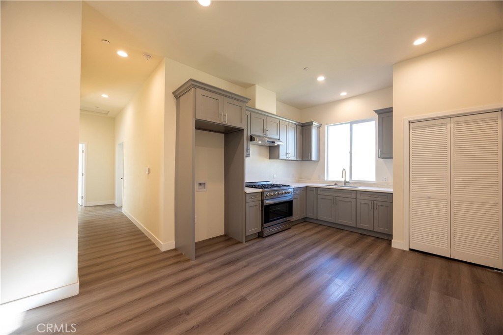 2558 A S 10th Avenue