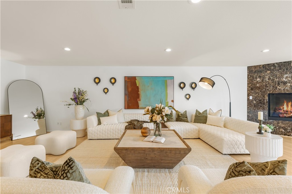 2145 Indian Creek