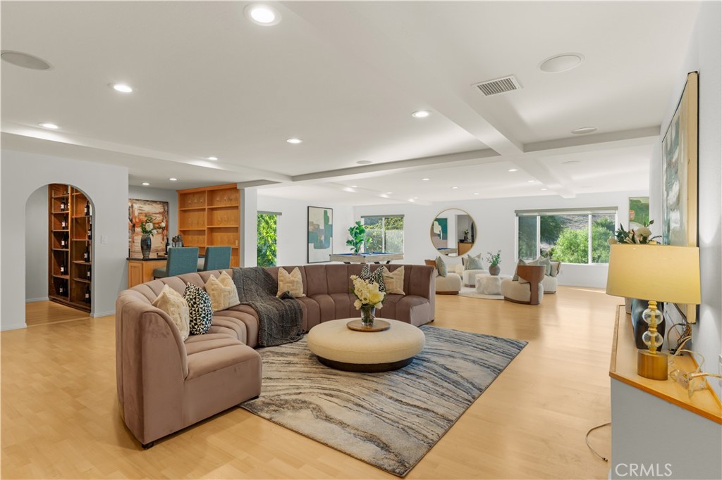 2145 Indian Creek