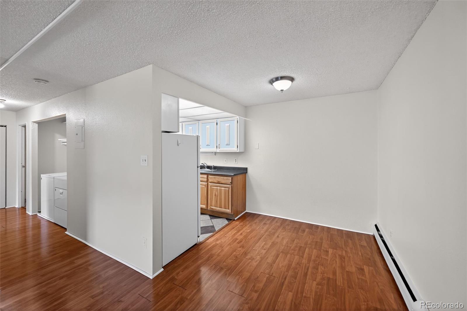 1350 Golden Circle Unit: 211