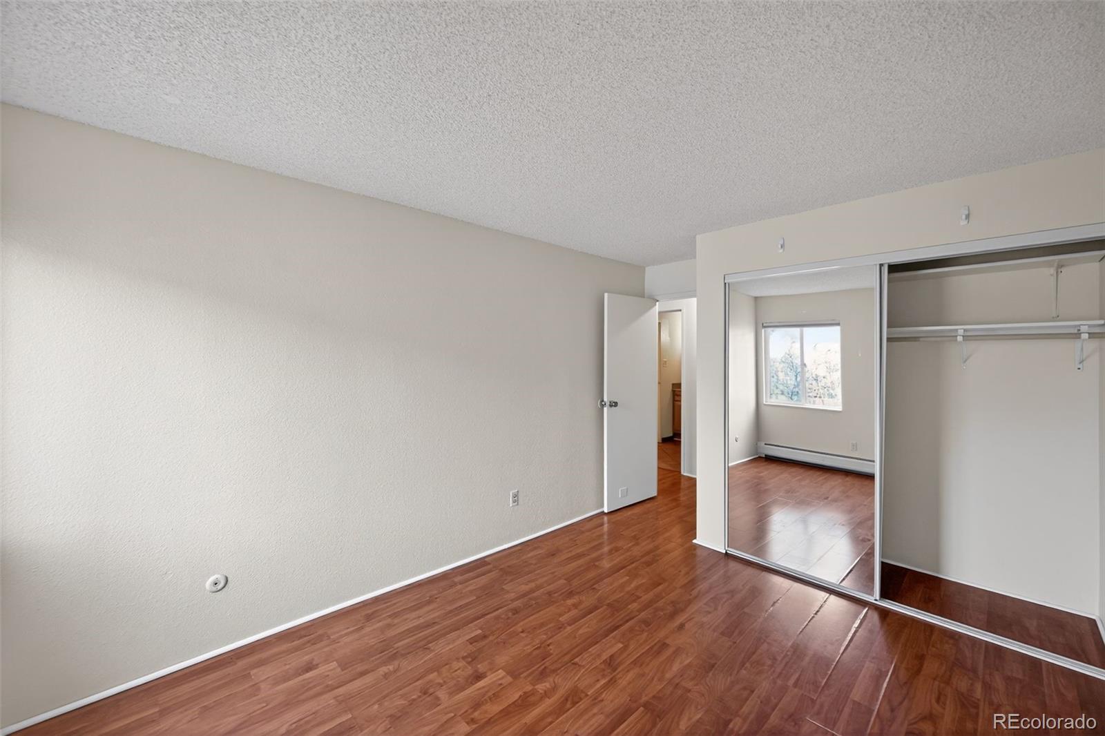 1350 Golden Circle Unit: 211