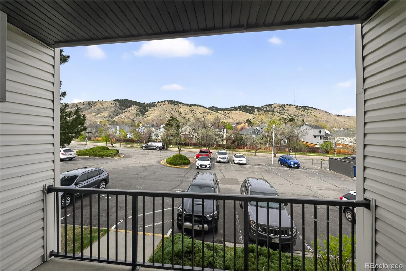 1350 Golden Circle Unit: 211