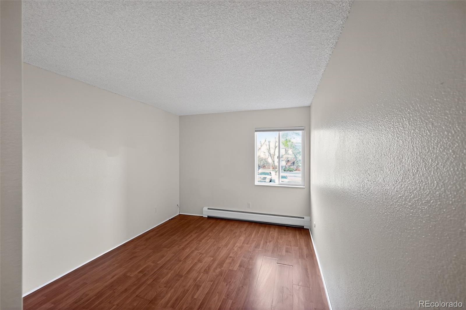 1350 Golden Circle Unit: 211