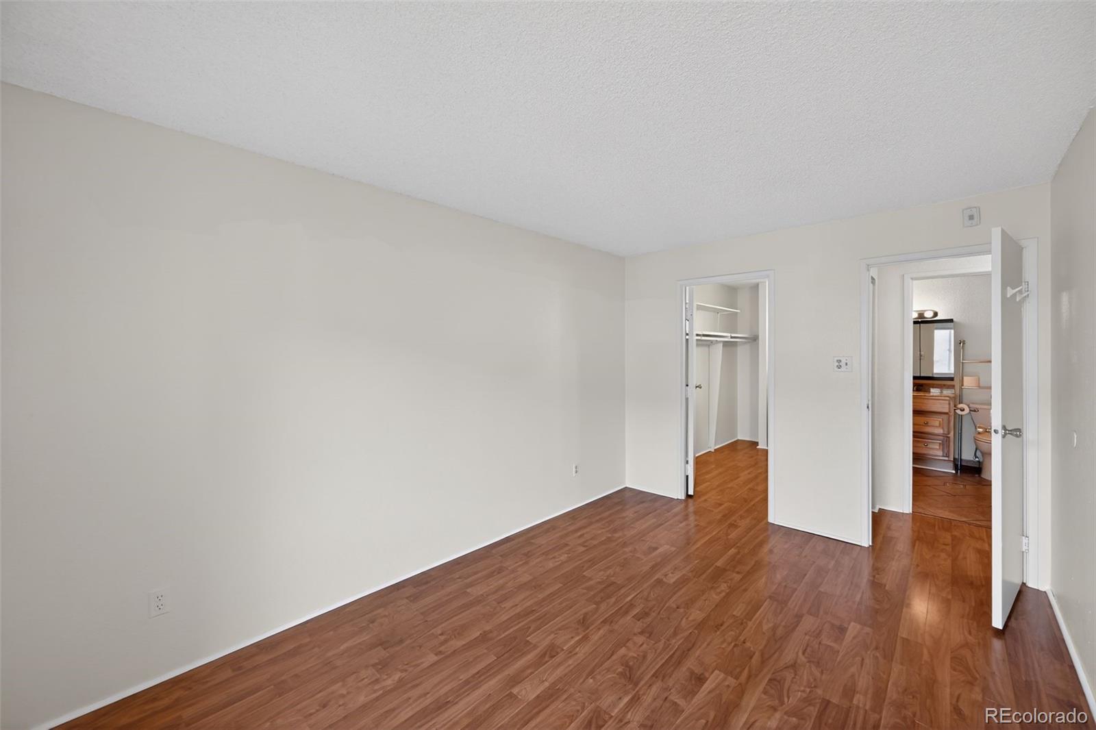 1350 Golden Circle Unit: 211