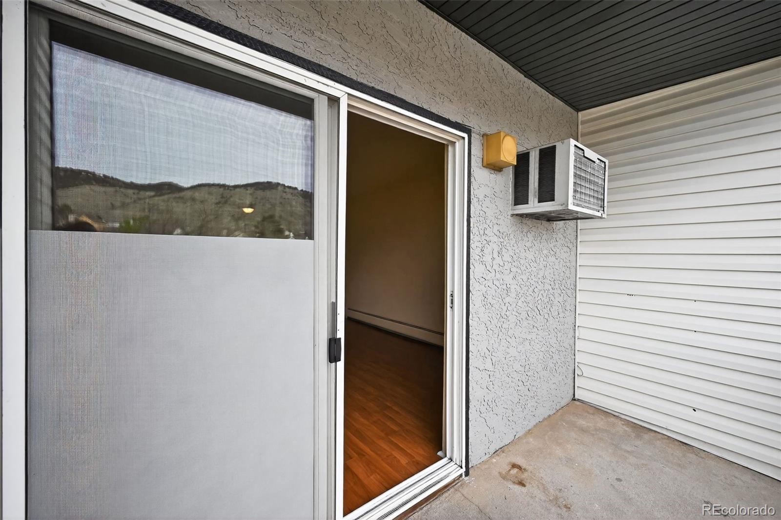 1350 Golden Circle Unit: 211