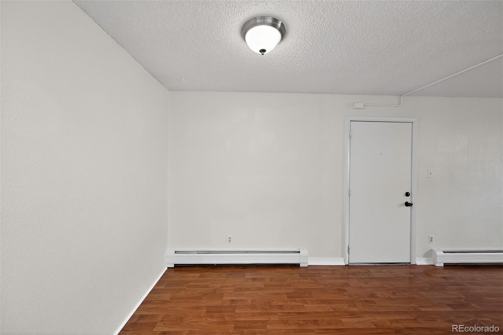 1350 Golden Circle Unit: 211
