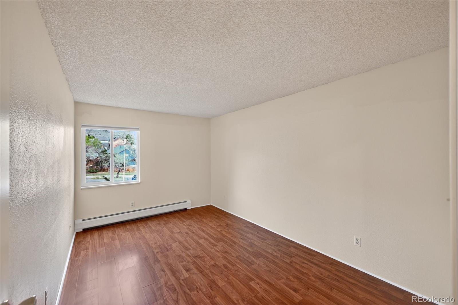 1350 Golden Circle Unit: 211