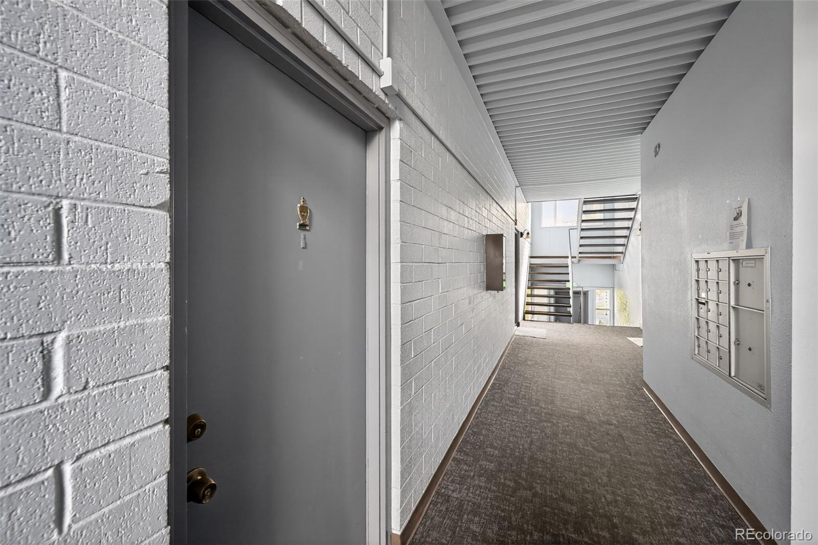 1350 Golden Circle Unit: 211