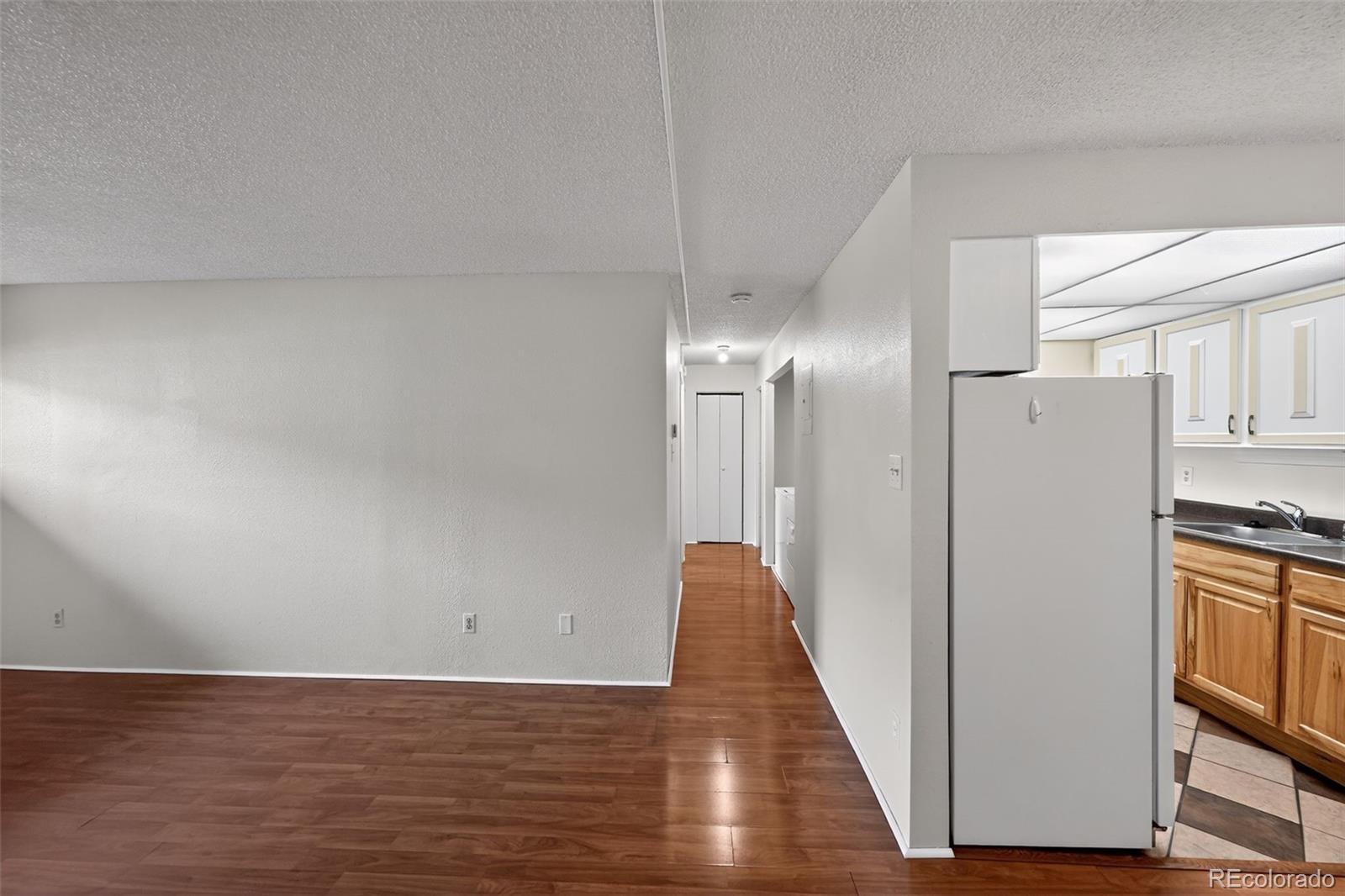1350 Golden Circle Unit: 211