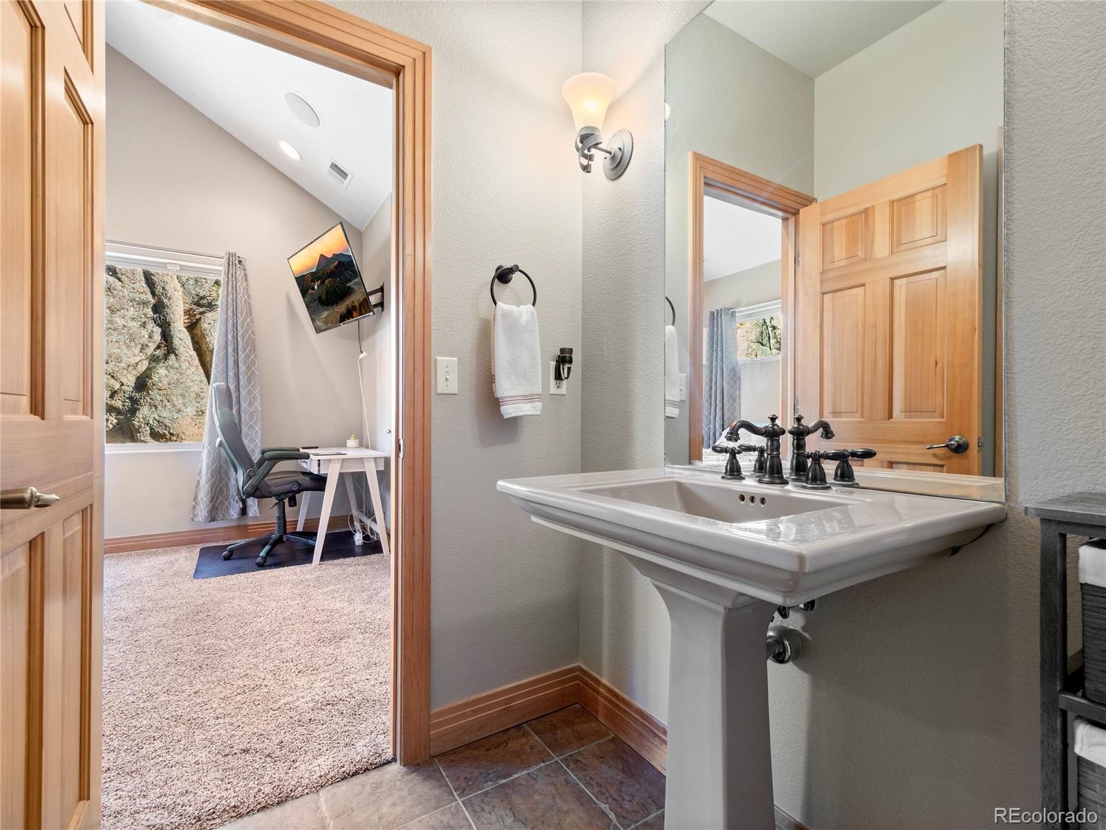 6913 Granite Crag Circle