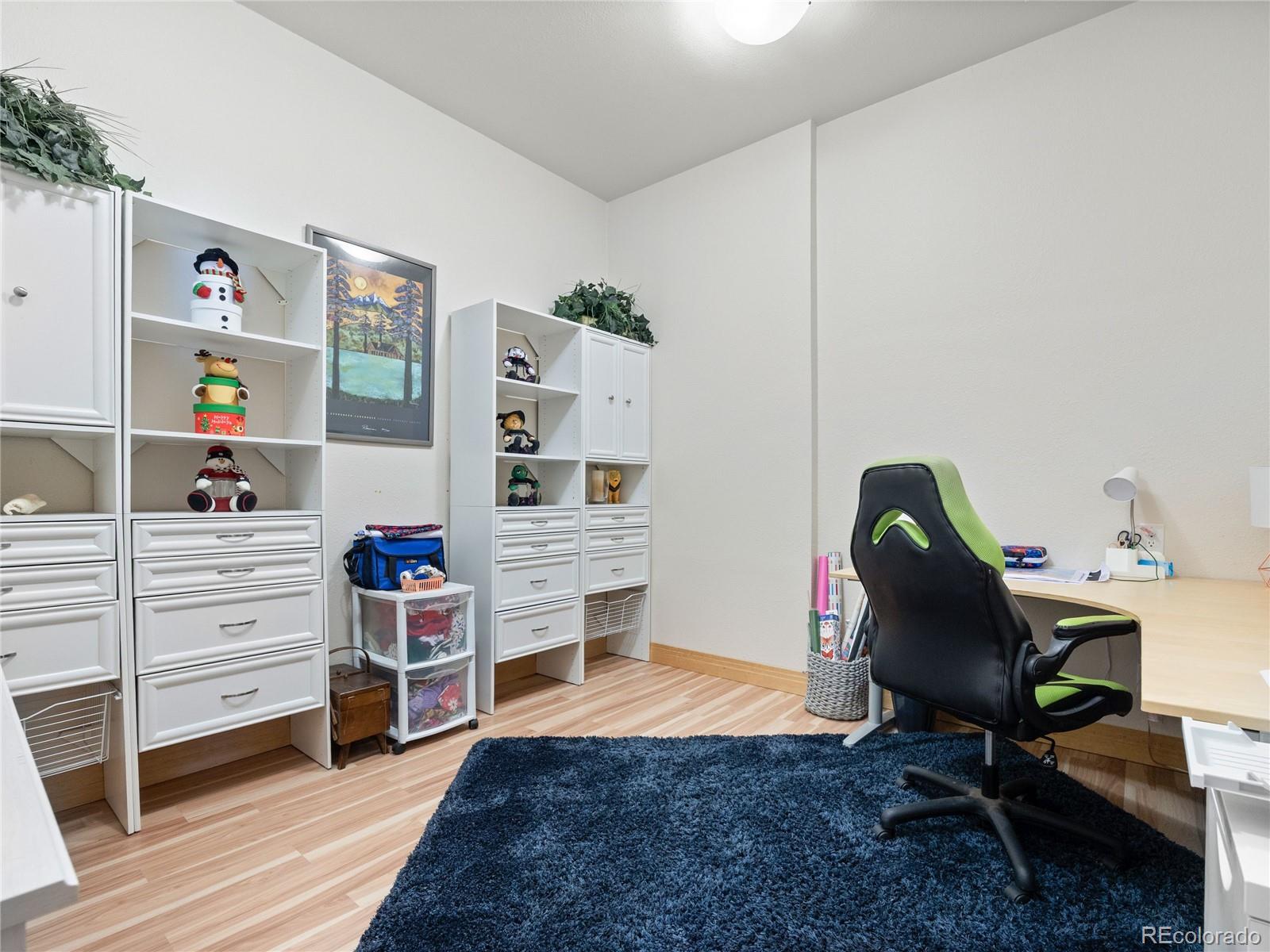 6913 Granite Crag Circle