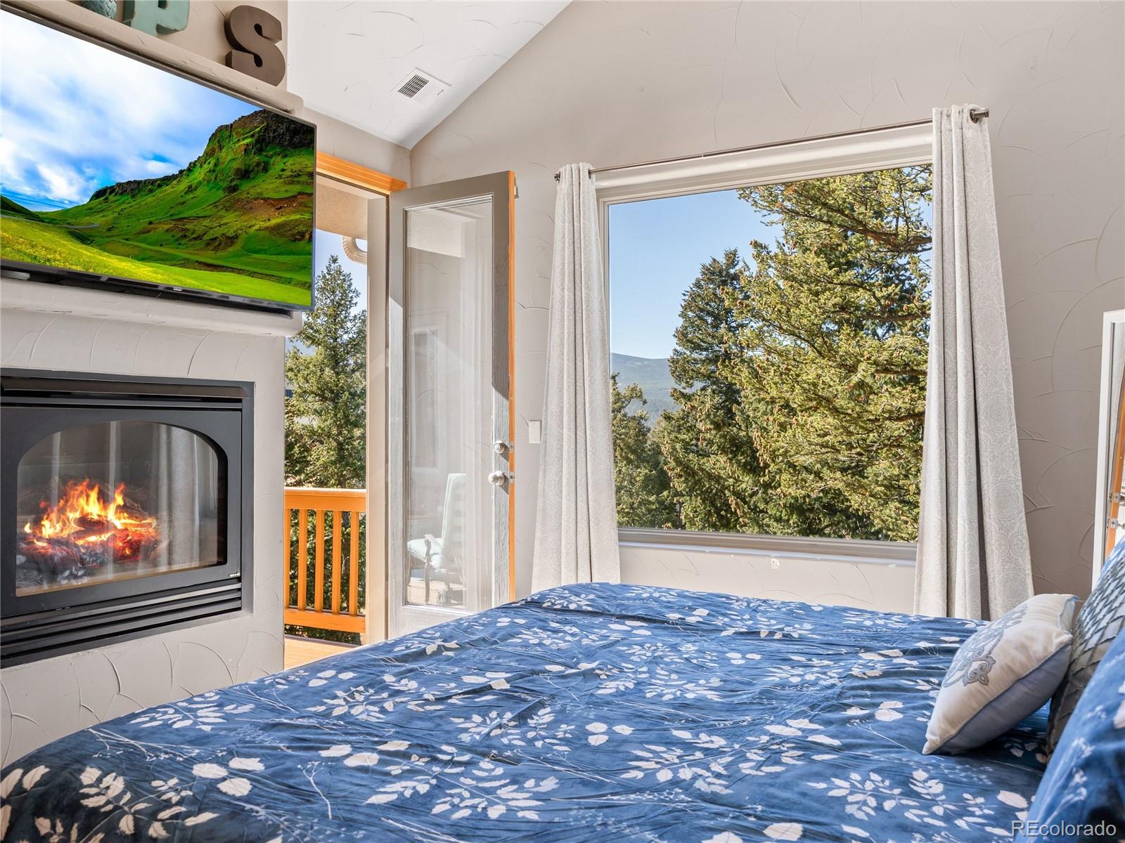 6913 Granite Crag Circle